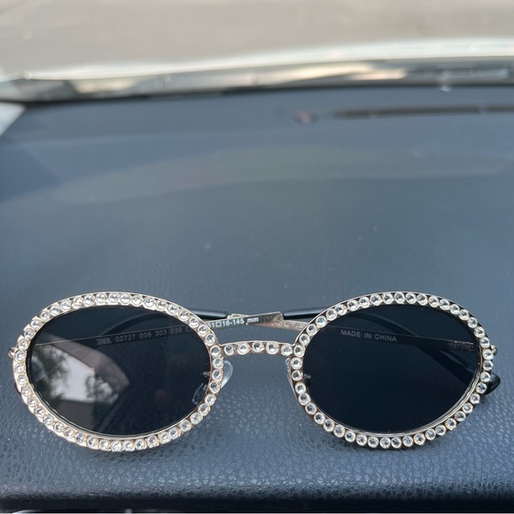Chic Sunglasses - Picture 1 of 5